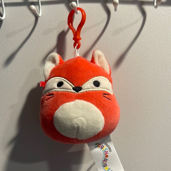 Squishmallows Fifi the Fox Clip 3.5” - Picture 1 of 3